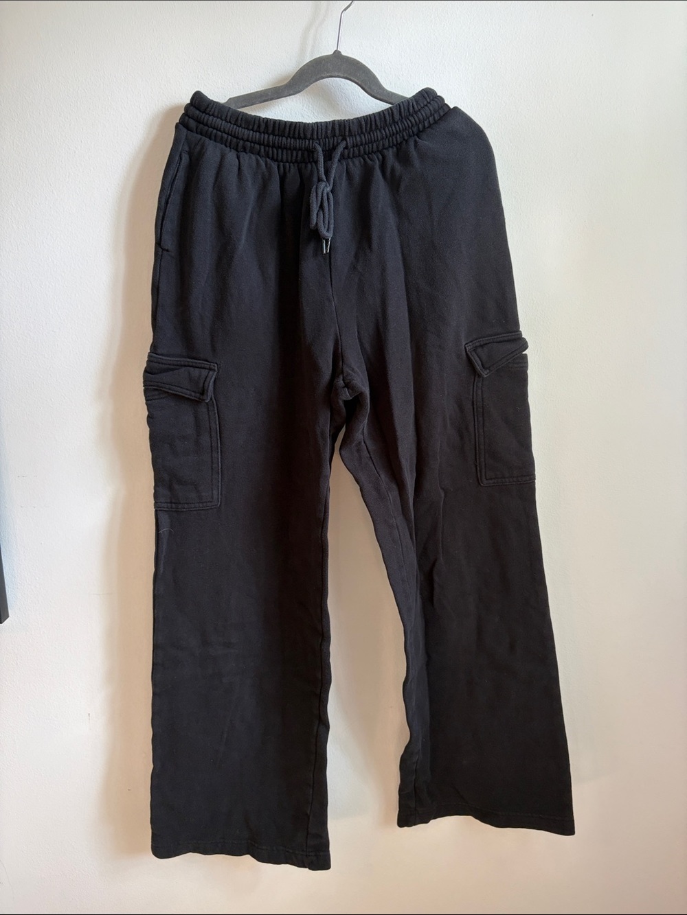 Old Navy Women’s Black Cargo Sweatpants
